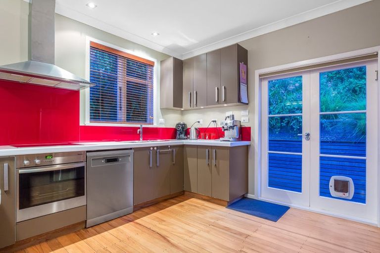 Photo of property in 28 Paremata Crescent, Paremata, Porirua, 5024