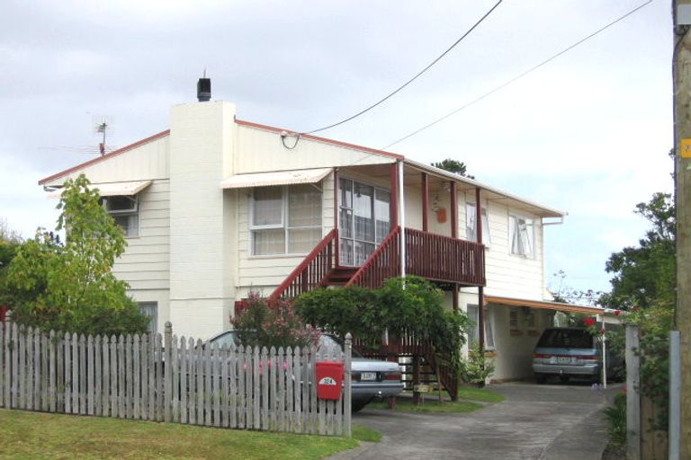 Photo of property in 324 Rangatira Road, Beach Haven, Auckland, 0626