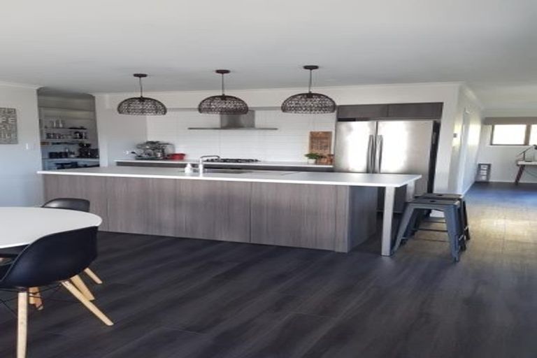 Photo of property in 42 Margaret Shields Avenue, Aotea, Porirua, 5024