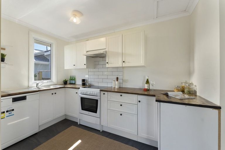 Photo of property in 52 Wallace Place, Westown, New Plymouth, 4310