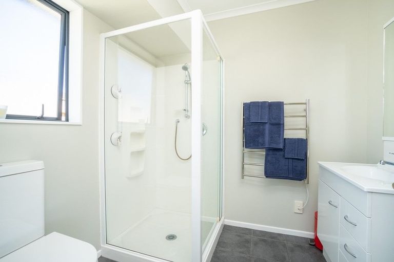 Photo of property in 147 Pacific Drive, Fitzherbert, Palmerston North, 4410