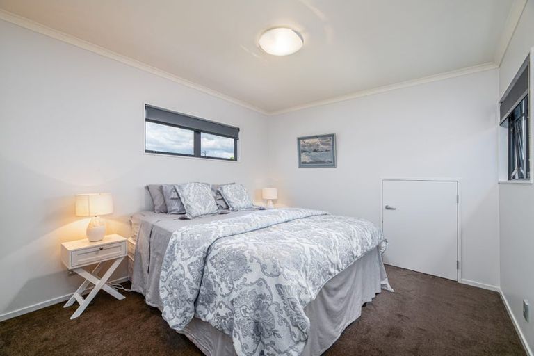 Photo of property in 19 Highfields Terrace, Henderson, Auckland, 0612