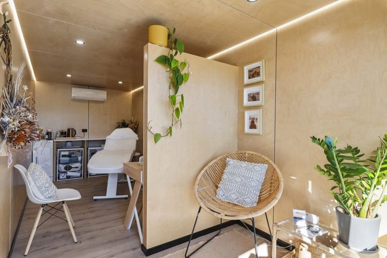 Photo of property in 6 Moa Road, Raumati Beach, Paraparaumu, 5032