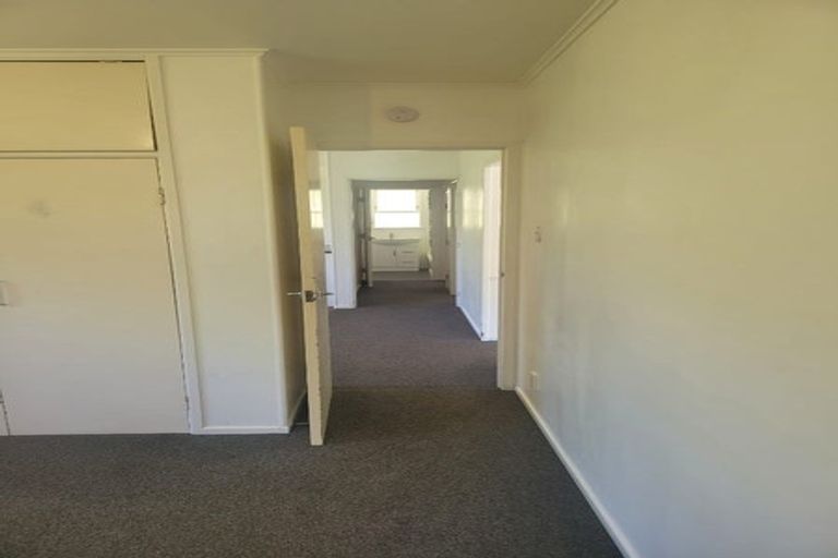 Photo of property in 14 Kirby Street, Glendene, Auckland, 0602