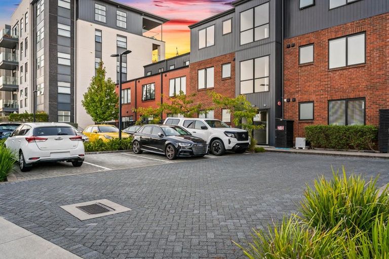 Photo of property in 3/20 Kerewhenua Crescent, Hobsonville, 0616