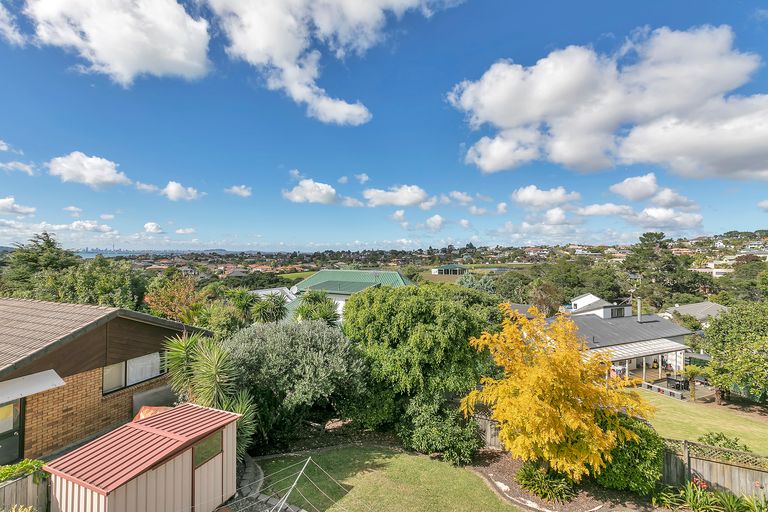 Photo of property in 12 Marlin Street, West Harbour, Auckland, 0618