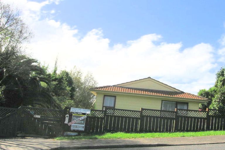 Photo of property in 1/1 Pisces Road, Glen Eden, Auckland, 0602