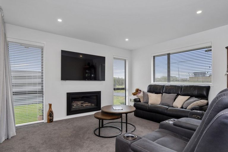 Photo of property in 15 Anglers Way, Omokoroa, 3114