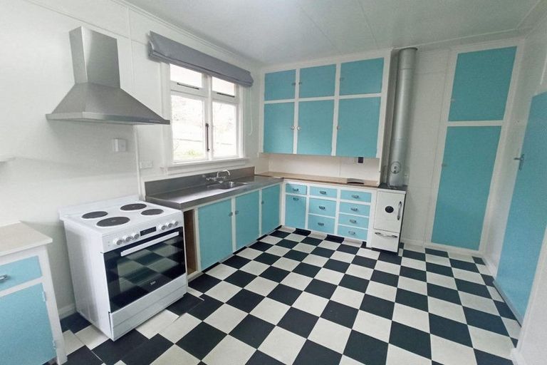 Photo of property in 34 Branxholm Street, Roxburgh, 9500