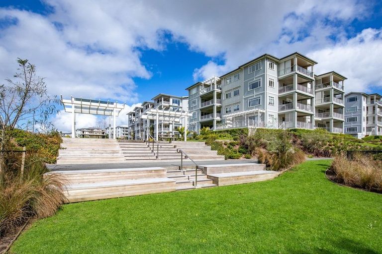 Photo of property in 72 Eaves Bush Parade, Orewa, 0931