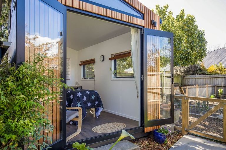 Photo of property in 8 Vienna Street, Waltham, Christchurch, 8023