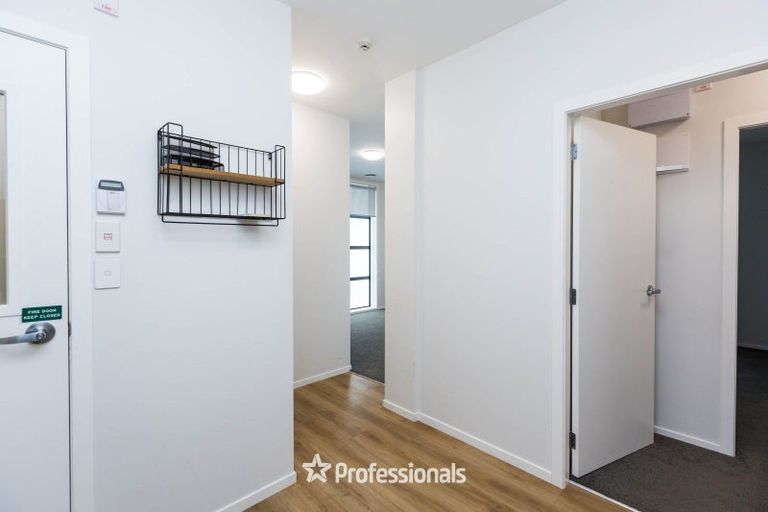 Photo of property in 2a Gibbons Street, Upper Hutt Central, Upper Hutt, 5018