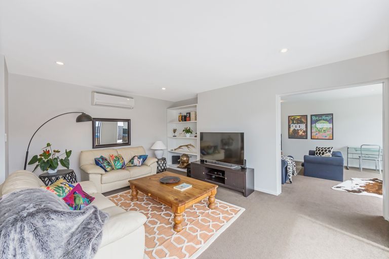 Photo of property in 48 Madison Terrace, Silverdale, 0932