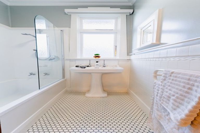 Photo of property in 19 Forbes Street, Balaclava, Dunedin, 9011