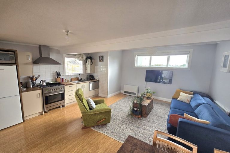 Photo of property in 32 Todman Street, Brooklyn, Wellington, 6021