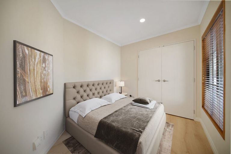 Photo of property in 25 Brooke Ridge Rise, East Tamaki Heights, Auckland, 2016