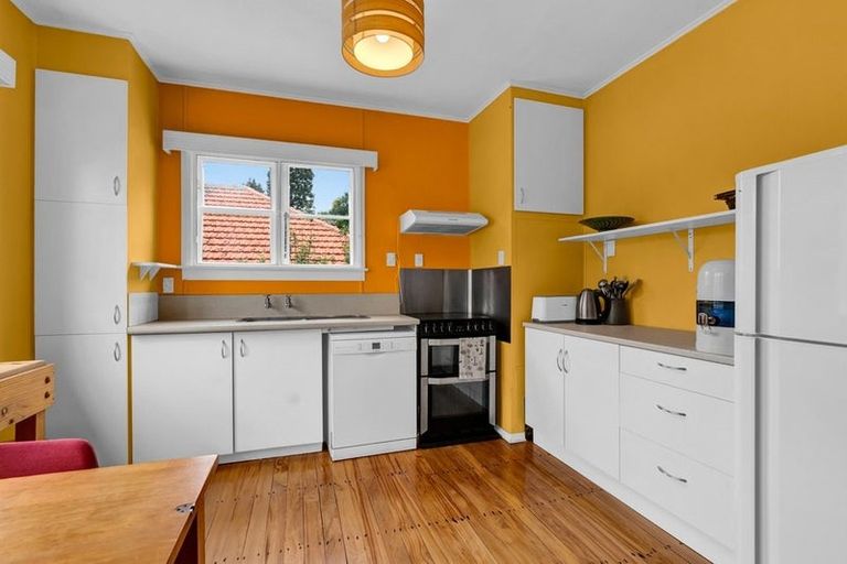 Photo of property in 26 Glenpark Avenue, Frankleigh Park, New Plymouth, 4310