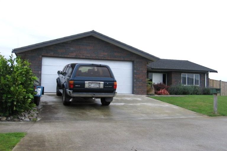 Photo of property in 174 Schnell Drive, Kelvin Grove, Palmerston North, 4414