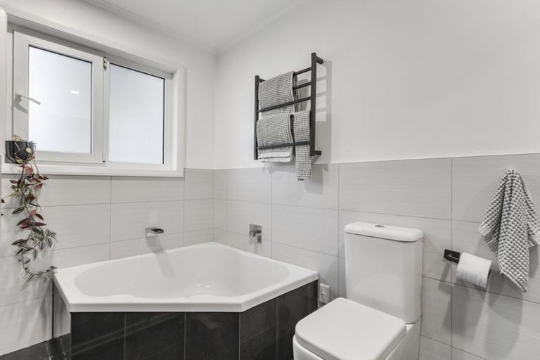 Photo of property in 18 Apirana Avenue, Glen Innes, Auckland, 1072