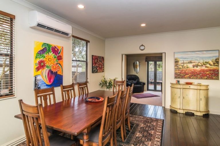 Photo of property in 9 Shearwater Rise, Paraparaumu Beach, Paraparaumu, 5032