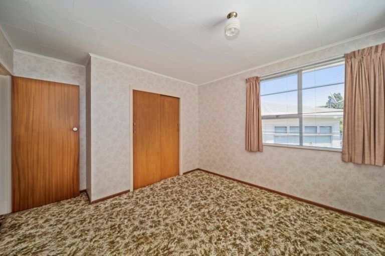 Photo of property in 14 Huatoki Street, Vogeltown, New Plymouth, 4310
