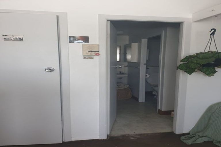 Photo of property in Churchill Flats, 213 The Terrace, Wellington Central, Wellington, 6011