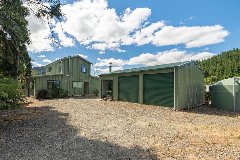 Photo of property in 396 Mangaone South Road, Reikorangi, Waikanae, 5391