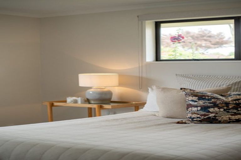 Photo of property in 1/52a Aorangi Road, Bryndwr, Christchurch, 8053