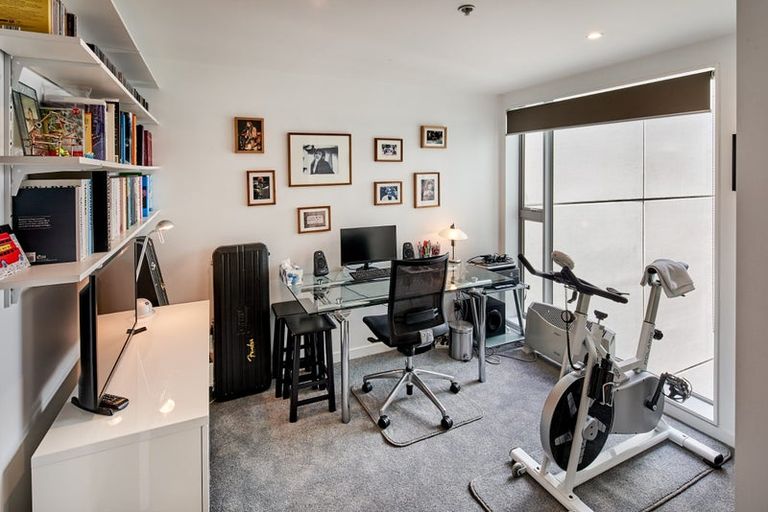 Photo of property in Portal Apartments, 6a/42 Cable Street, Te Aro, Wellington, 6011