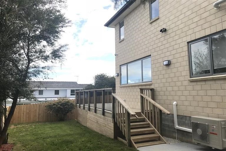 Photo of property in 50a Lewisham Street, Highland Park, Auckland, 2010