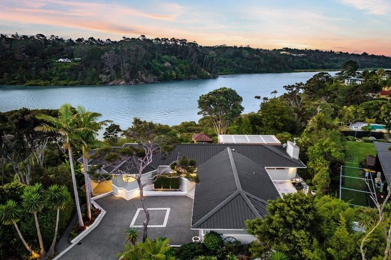 Photo of property in 14 Oscar Road, Greenhithe, Auckland, 0632