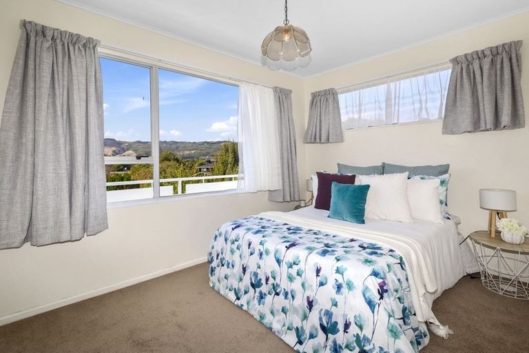 Photo of property in 3 Saint Hildas Glade, Tawa, Wellington, 5028