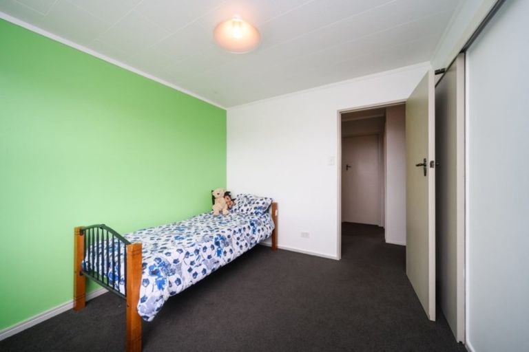 Photo of property in 9 Walker Crescent, Bulls, 4818