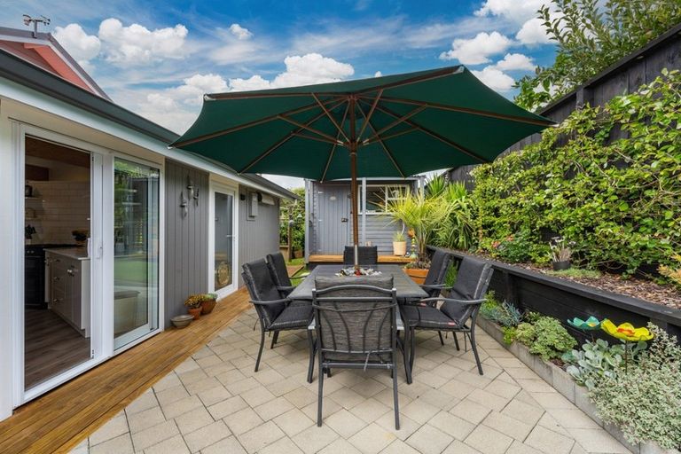 Photo of property in 36 Omokoroa Road, Omokoroa, 3114