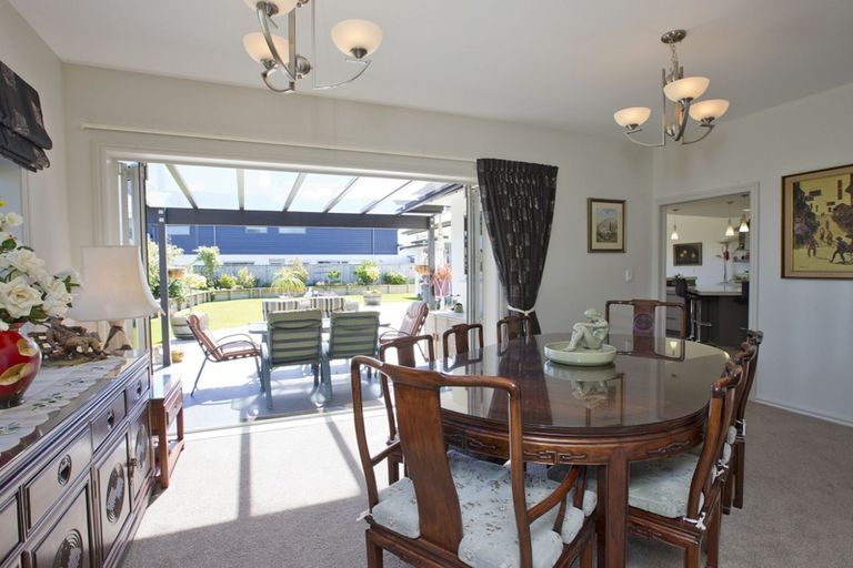 Photo of property in 3 Fairway Grove, Hokowhitu, Palmerston North, 4410