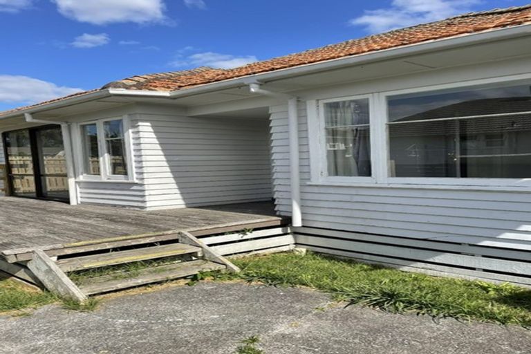 Photo of property in 1/8 Fisher Crescent, Otara, Auckland, 2023