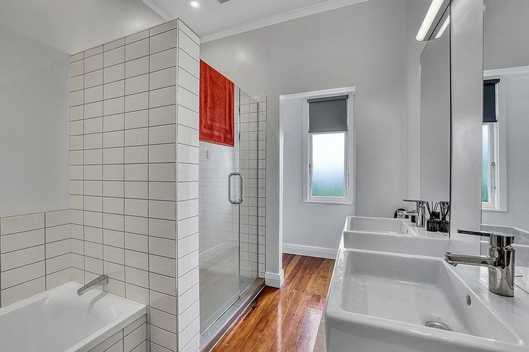 Photo of property in 175 Victoria Street, Cambridge, 3434