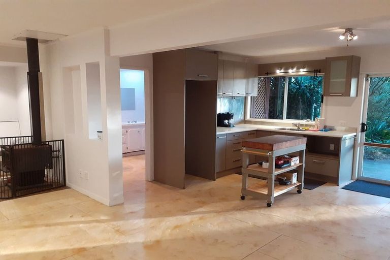 Photo of property in 4152 Great North Road, Glendene, Auckland, 0602