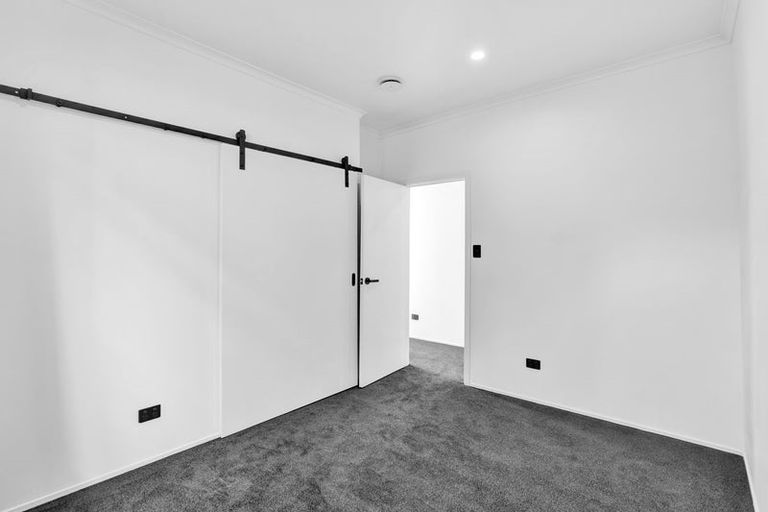 Photo of property in 115 Mangorei Road, Merrilands, New Plymouth, 4312