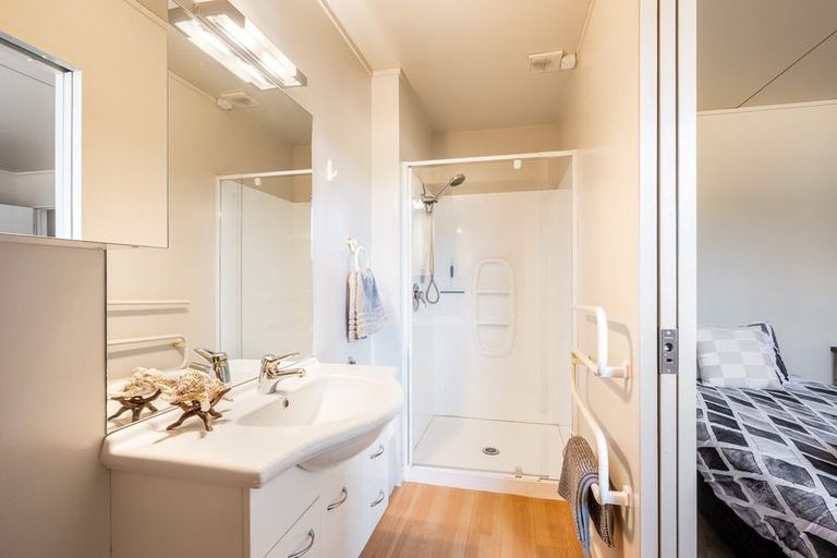 Photo of property in 8/43 Plantation Road, Wanaka, 9305