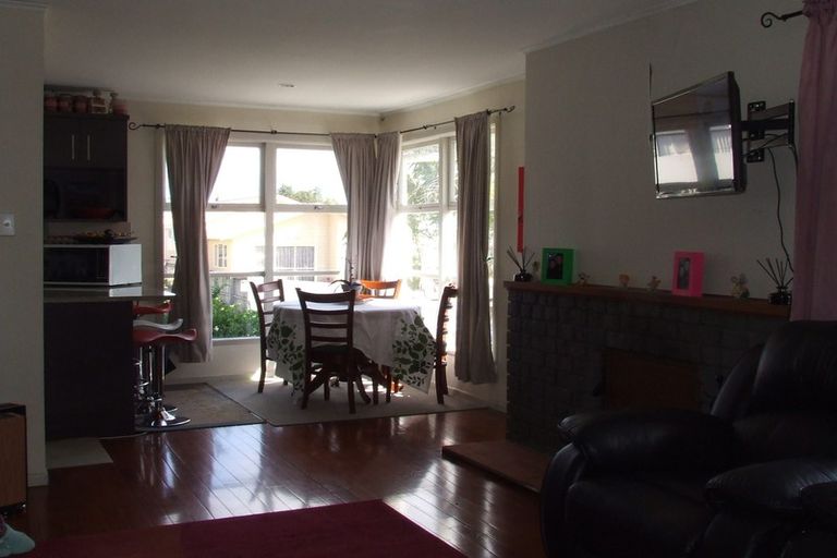 Photo of property in 8 Winifred Avenue, Bayview, Auckland, 0629