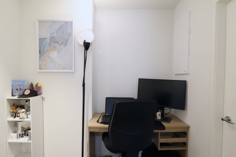 Photo of property in 25 Jean Caldwell Way, Island Bay, Wellington, 6023