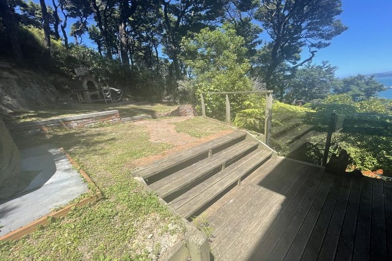 Photo of property in 42 Howard Road, Point Howard, Lower Hutt, 5013