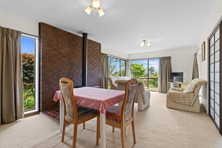 Photo of property in 12 Tamati Place, Merrilands, New Plymouth, 4312