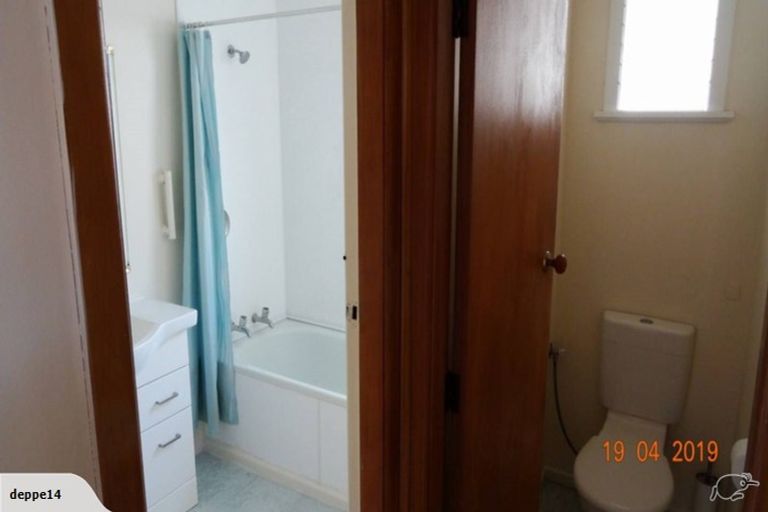 Photo of property in 9 Fraser Avenue, Johnsonville, Wellington, 6037