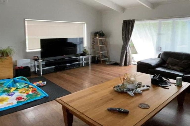 Photo of property in 4/388a West Coast Road, Glen Eden, Auckland, 0602