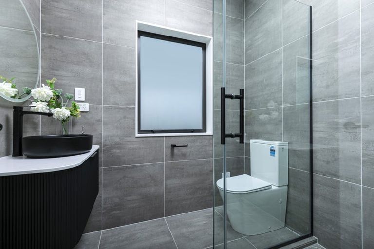 Photo of property in 6 Paihere Street, Huapai, Kumeu, 0810