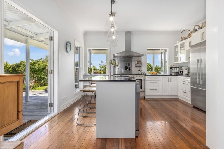 Photo of property in 68 Tarahunga Road, Levin, 5571