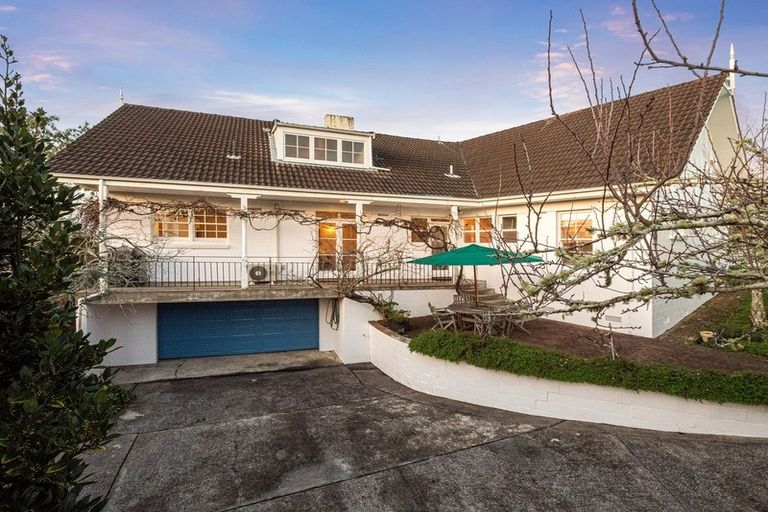 Photo of property in 120 Mellons Bay Road, Mellons Bay, Auckland, 2014