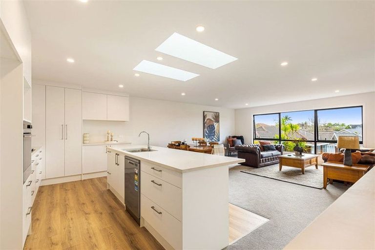 Photo of property in 12b Bluefin Way, West Harbour, Auckland, 0618